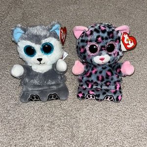 Peekaboo phone holders